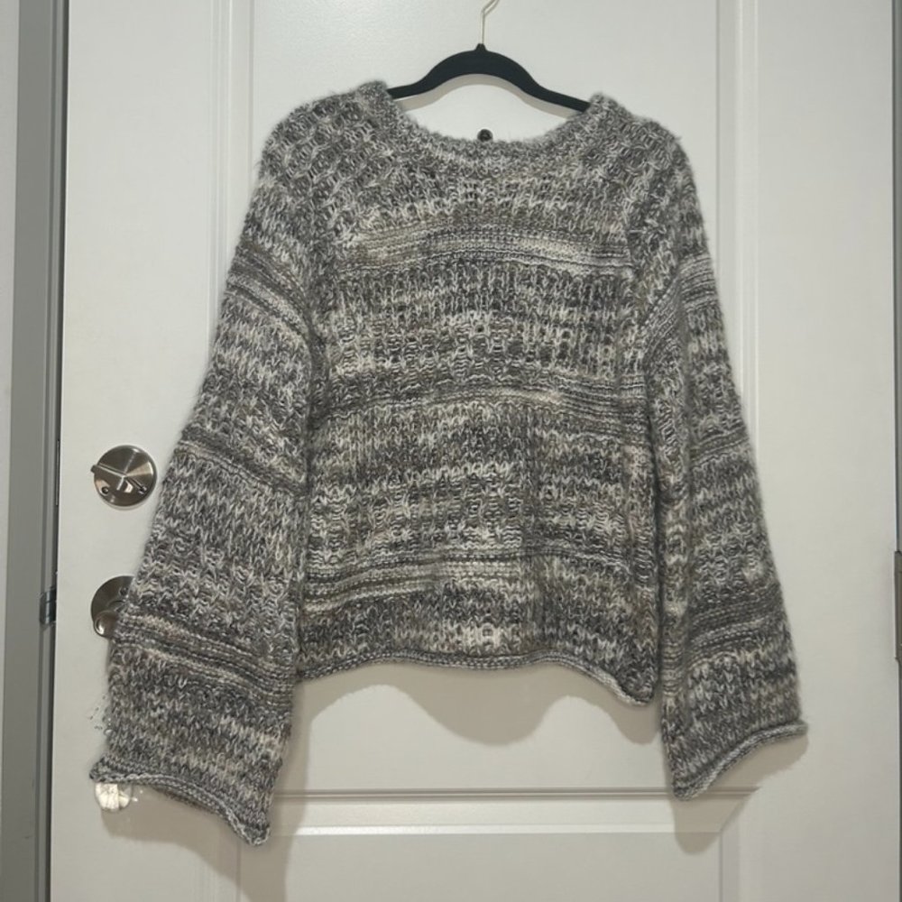 Cozy Universal Thread Knit Trumpet Sleeve Sweater - L